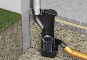 Rain pipe gullies with foul air trap